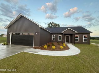 100 Adams Landing Way, Maysville, NC 28555