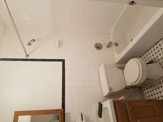 Rented by MCR Realty | media 6