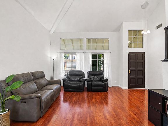5th image of 309 Sparrow Street