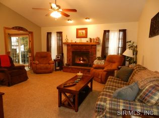 481 Mary Dr, Waterloo, IL