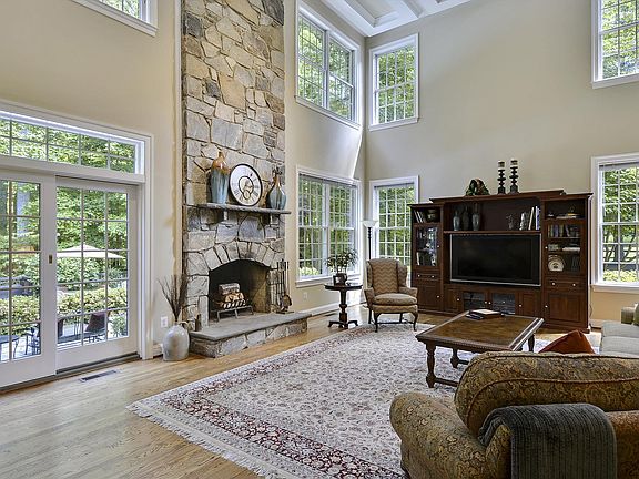 3rd image of 262 Golden Woods Ct