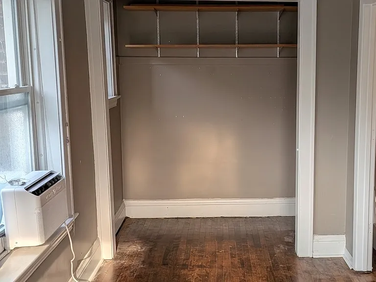 2300 Girard Ave S #102 — Photo 10