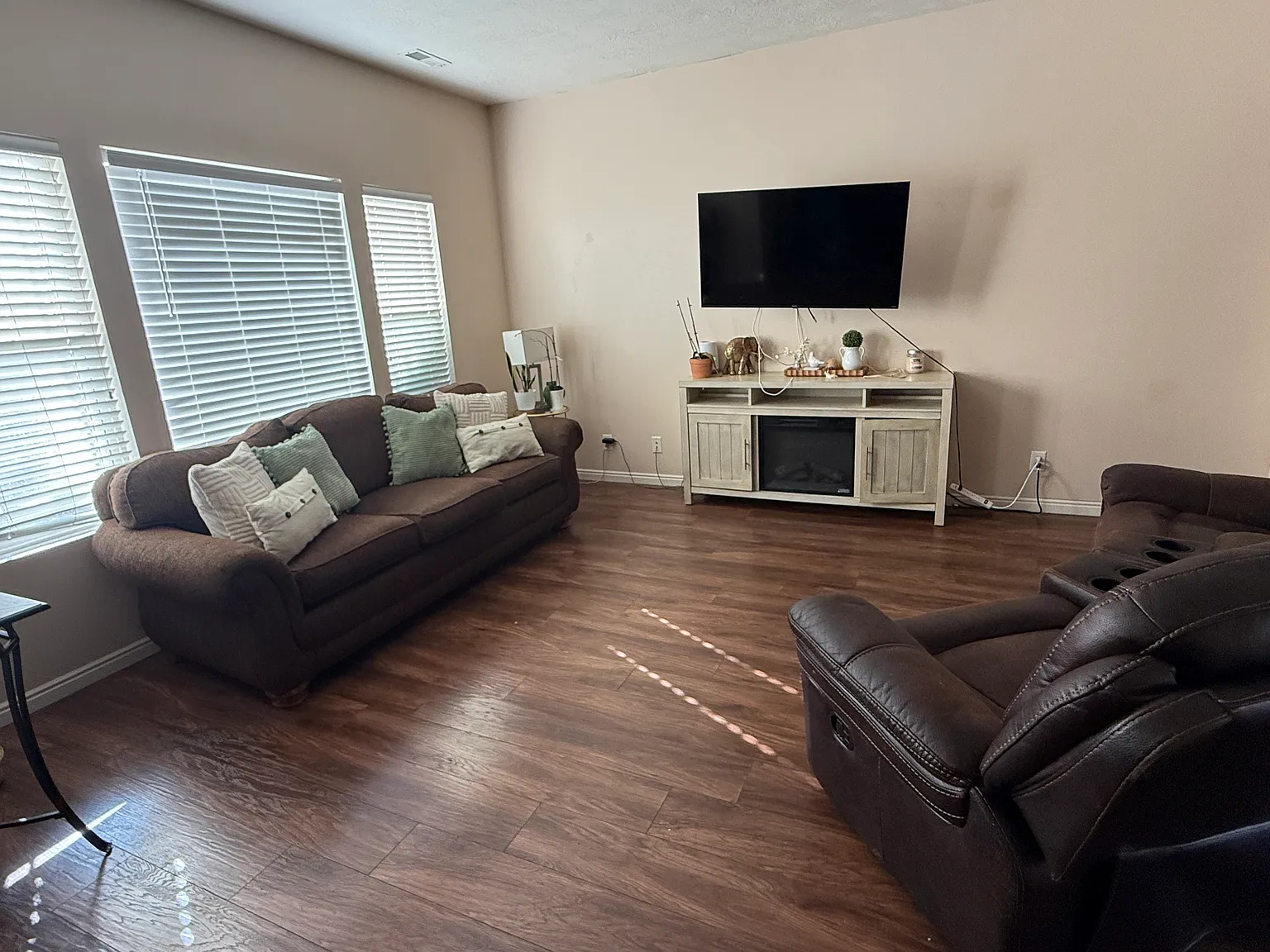 3 bed, 2.5 bath, 1435 sqft, $2,775 — Photo 3