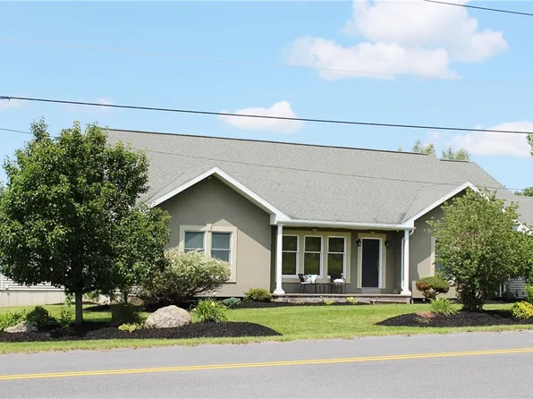102 Pebble Creek Ln, New Hartford, NY 13413