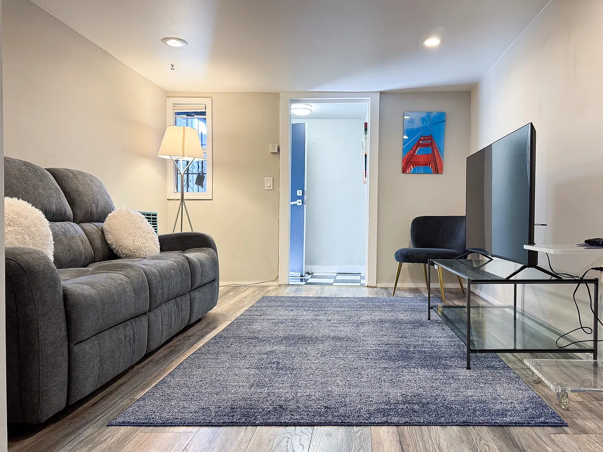 Building Photo - 3212 Adeline St #2
