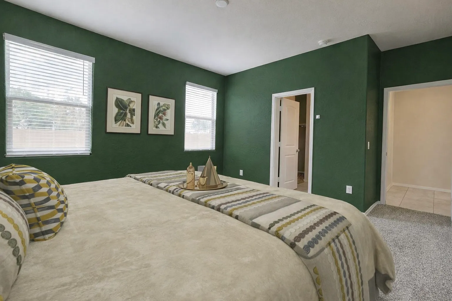 3 bed, 1317 sqft, $2,000 — Photo 2