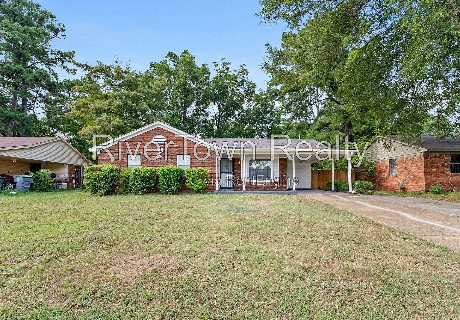 3 bed, 1.5 bath, 1504 sqft, $1,595 — Photo 1
