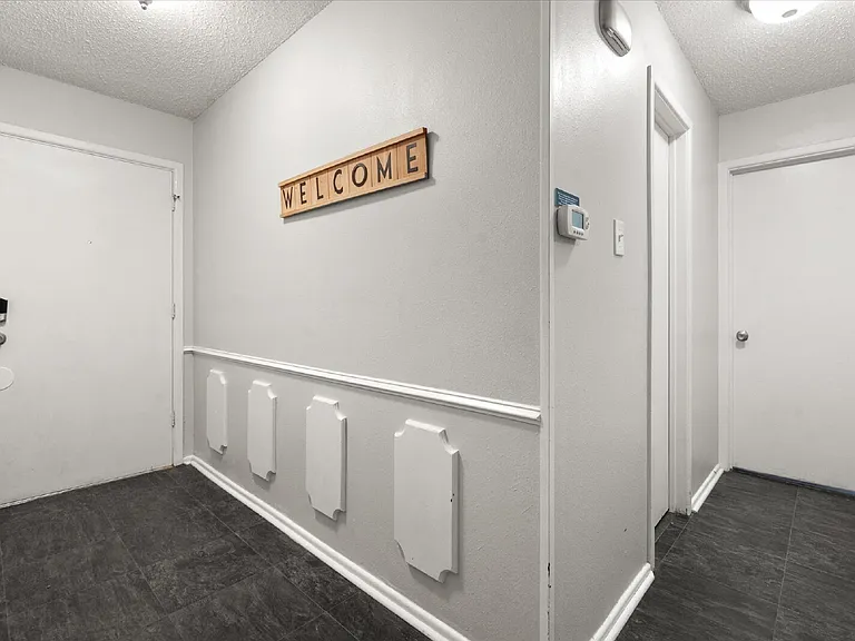 4803 8th St — Photo 6