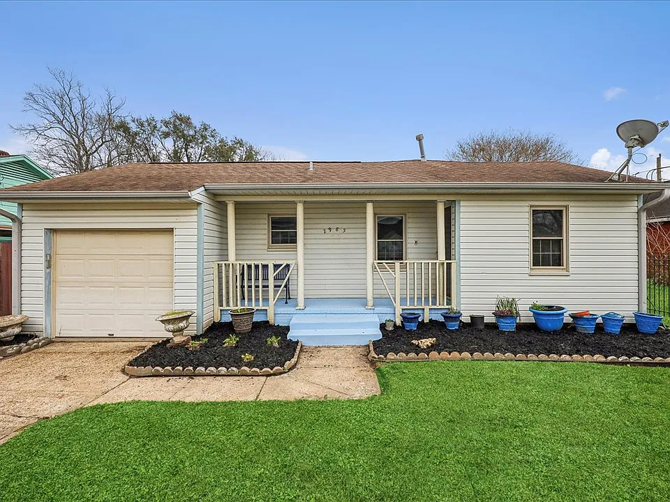 2985 Emile St