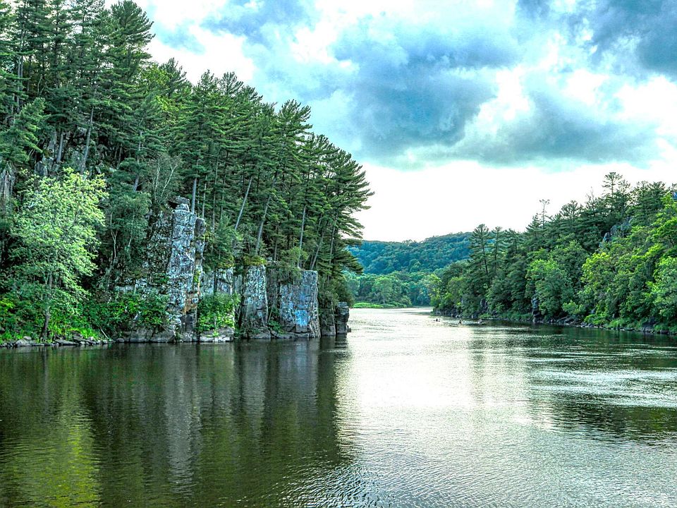 1st image of 435 Garfield St