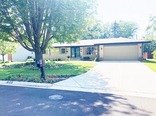 916 Saint Andrews Way, Rockford, IL 61107