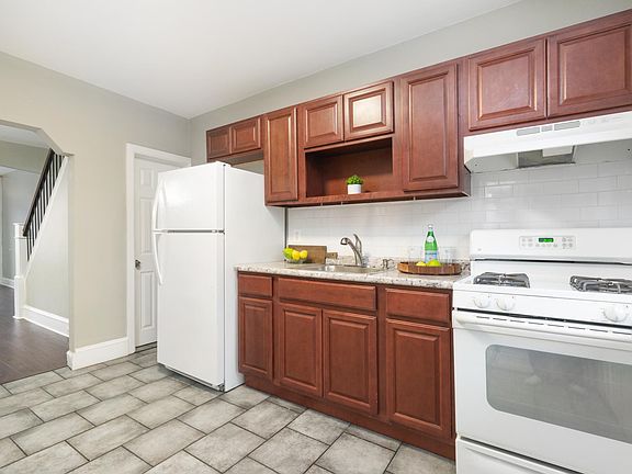 5th image of 2825 N Mascher St