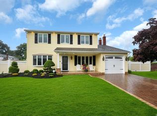 59 Winchester Rd, Ronkonkoma, NY 11779