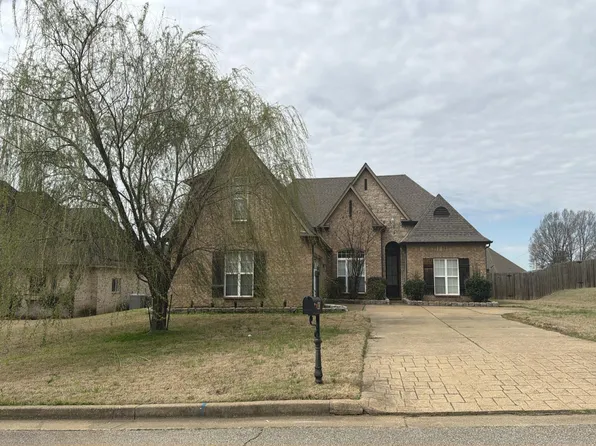 40 Burton Place Dr, Oakland, TN 38060