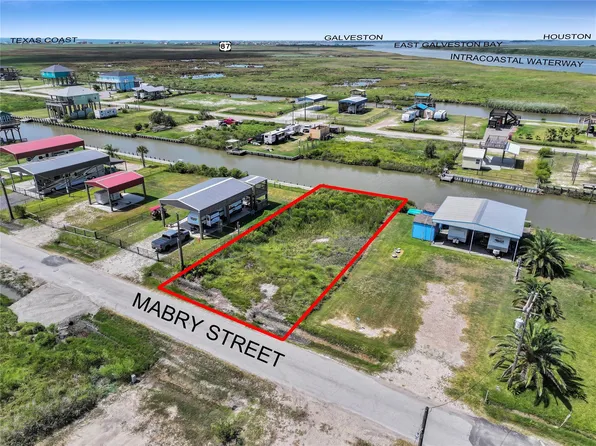 1455 Mabry St, Gilchrist, TX 77617