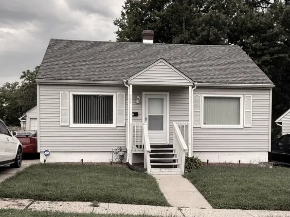 606 Miriam Ave, Rockford, IL 61101