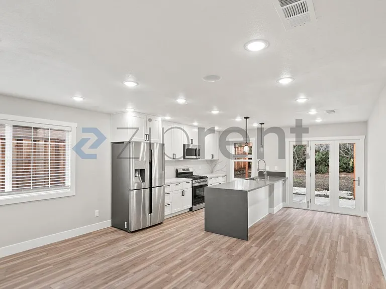 42740 Jefferson St — Photo 5
