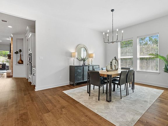 5th image of 377 Bristlecone Dr