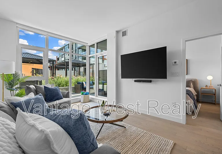 3389 Lakeshore Rd #210 — Photo 3