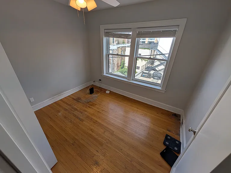 1616 W Cornelia Ave #3 — Photo 8