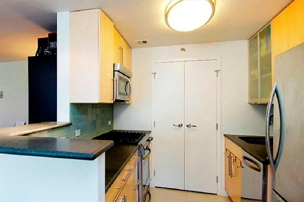 Sold by Citi Habitats | media 17