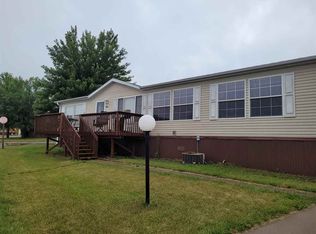 744 Bay Ridge Dr, Iowa City, IA 52246