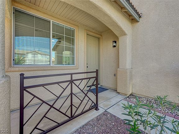 5th image of 9687 Ridgebluff Ave