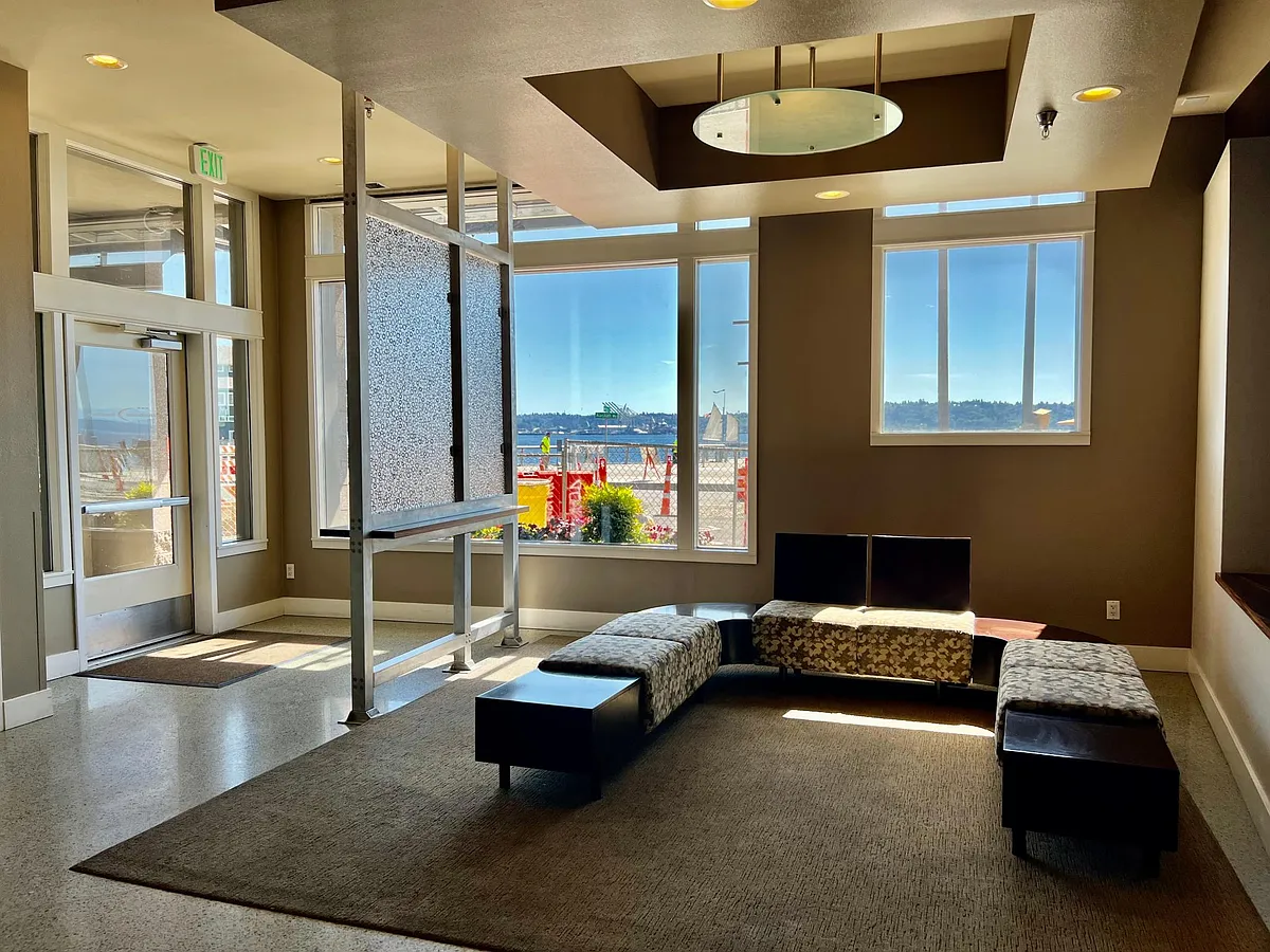 Lobby - 1900 Alaskan Way #311