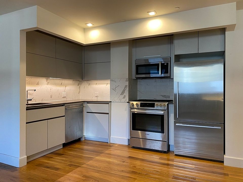 1st image of 595 Baltic St #D1