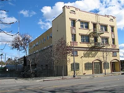 1st image of 420-418 N California St