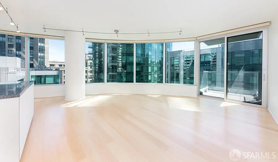 2 bed, 2.0 bath, 1317 sqft, $8,700 — Photo 3