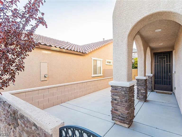 1041 Chestnut Chase St — Photo 21