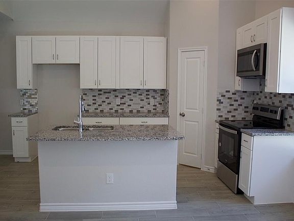 5th image of 11716 White Cedar Street