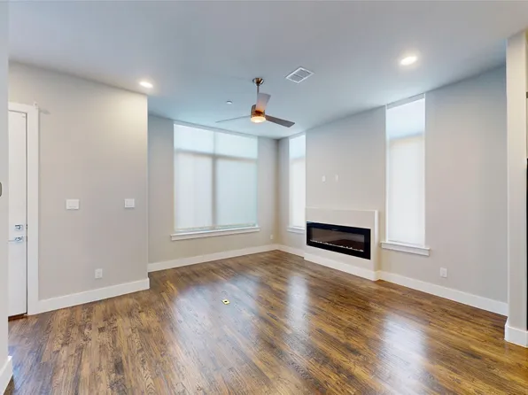 13228 Bee St, Farmers Branch, TX 75234
