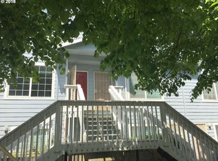 6621 N Columbia Way APT 3, Portland, OR 97203