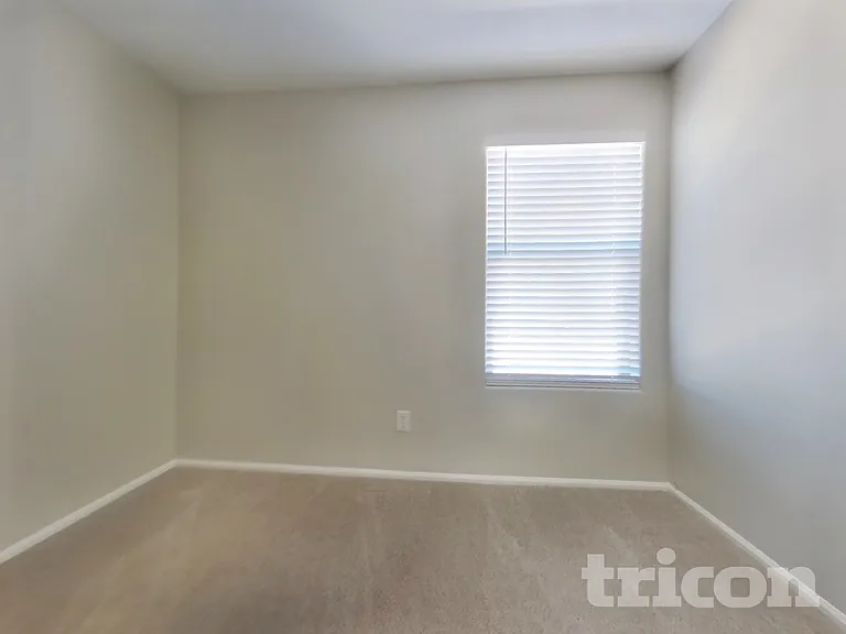 23670 W Levi Dr — Photo 13