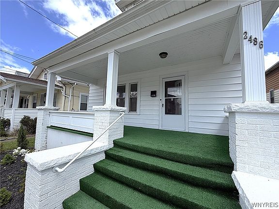 3rd image of 2486 Pierce Ave