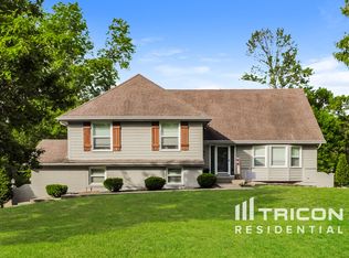 16402 Riggs Rd, Stilwell, KS 66085