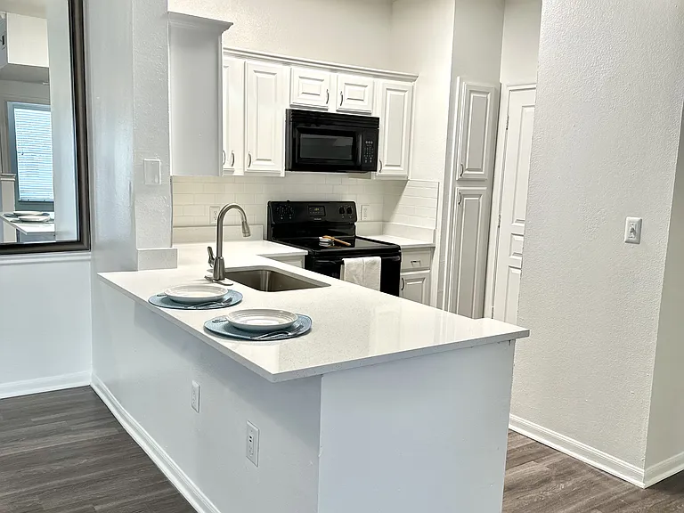 Metropolitan at Cityplace — Photo 19