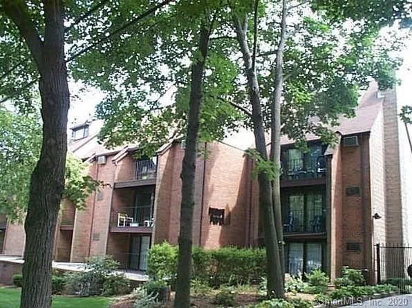 181 Loomis Dr APT 140, West Hartford, CT 06107