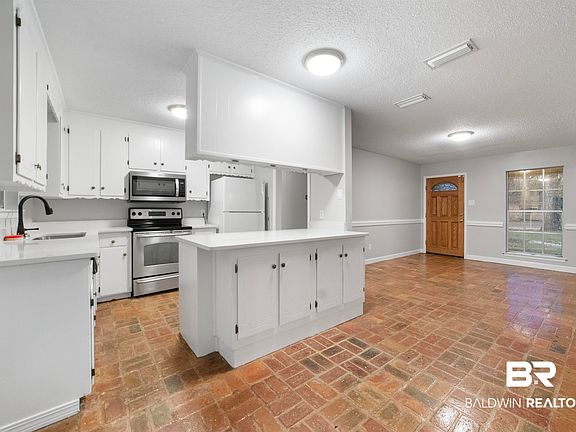 4th image of 11833 Old Moffat Rd