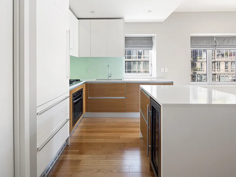 555 W 59th St #10B — Photo 3