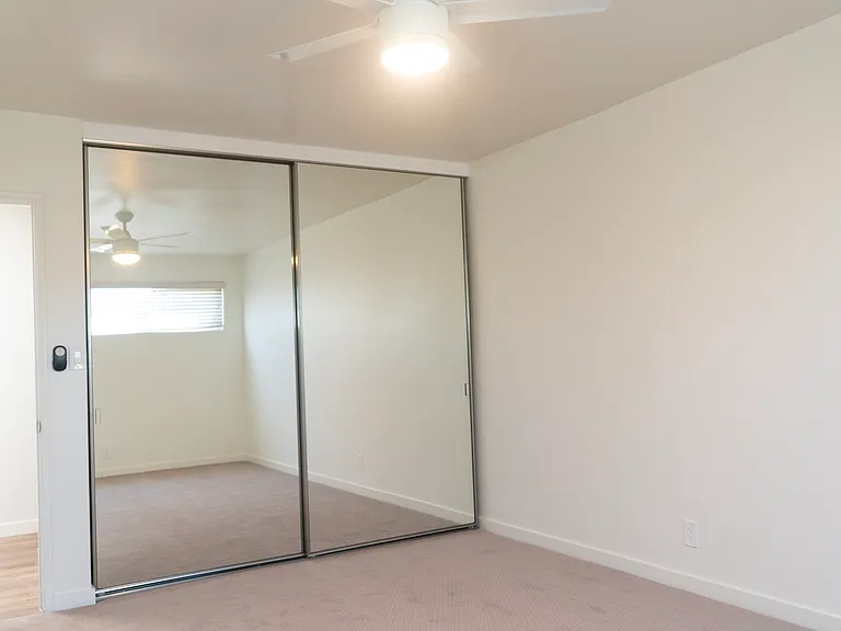 815 Loma Ave #14 — Photo 11