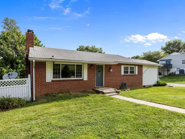 72 Boydston St, Canton, NC 28716