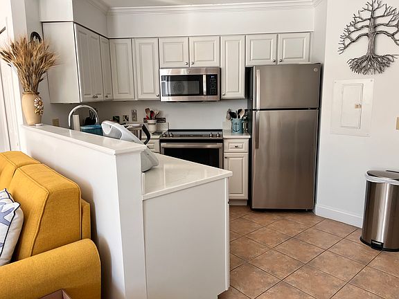 5th image of 5 Back Cove Est