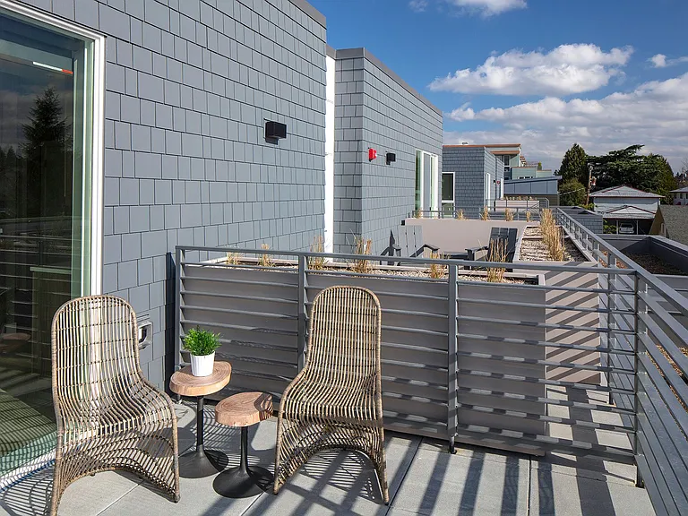 Division Terrace Apartments — Photo 26