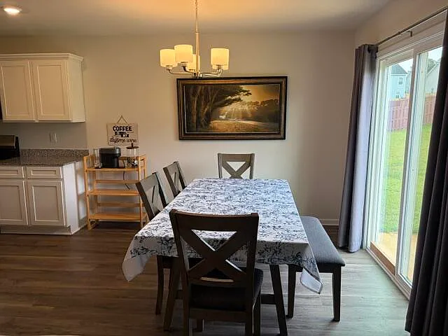 3 bed, 2.5 bath, 1883 sqft, $2,000 — Photo 4