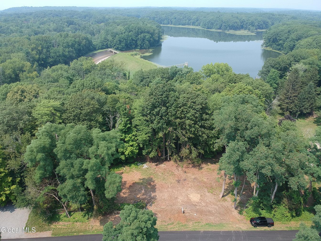 1st image of 1737 Crescent Road