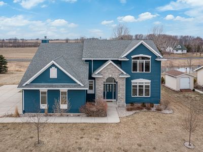 257 La Roche Ln, Belgium, WI, 53004