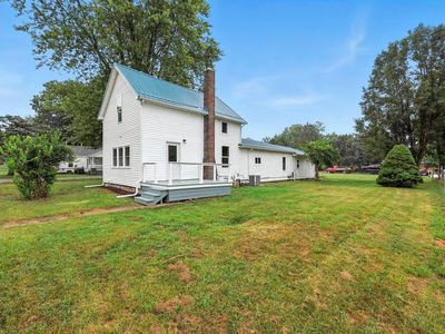 308 E County Line Rd, Wolcottville, IN, 46795